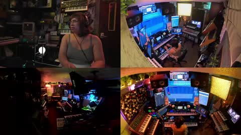 Snapshot of nyxraven chatting on 01.22.25 NyxRaven online show from 01.22.25