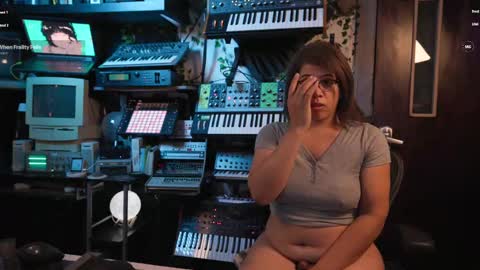 Snapshot of nyxraven chatting on 10.02.25 NyxRaven online show from 10.02.25