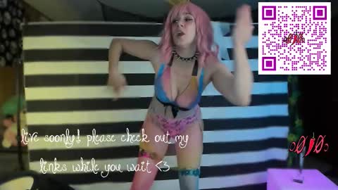 Snapshot of o0pepper0o chatting on 11.08.25 Pepper online show from 11.08.25