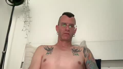 Snapshot of o_johnny_deep_o chatting on 06.18.26 Jonathan Deep online show from 06.18.26