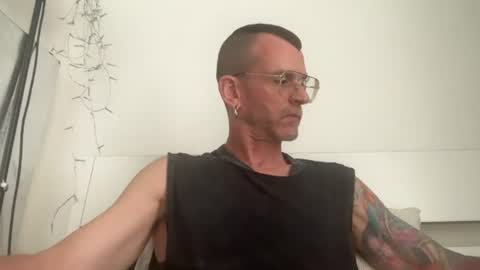 Snapshot of o_johnny_deep_o chatting on 07.22.26 Jonathan Deep online show from 07.22.26