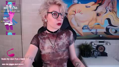 Snapshot of obedientt_ chatting on 02.19.25 Moonlight online show from 02.19.25