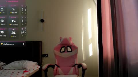 Snapshot of obokozu_mai chatting on 10.14.25 Leila online show from 10.14.25