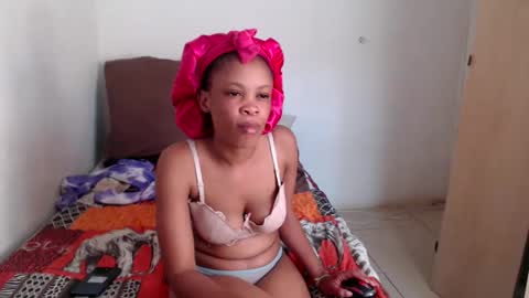 Snapshot of obsessedmimi chatting on 09.21.25 obsessedmimi online show from 09.21.25