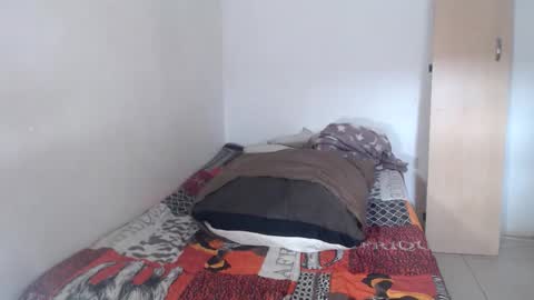 Snapshot of obsessedmimi chatting on 10.18.25 obsessedmimi online show from 10.18.25