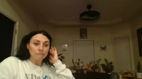 Snapshot of obsidianheartsx chatting on 10.26.25 SimplyUs online show from 10.26.25