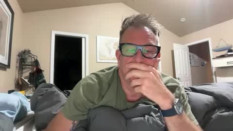 Snapshot of obsidianheartsx chatting on 11.28.25 SimplyUs online show from 11.28.25