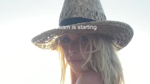 hi im Janasmall boobs big heart  warm pussy  online show from 01.13.25