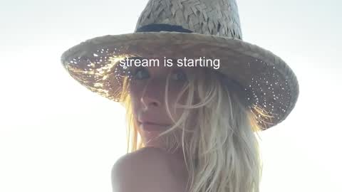 hi im Janasmall boobs big heart  warm pussy  online show from 02.17.25