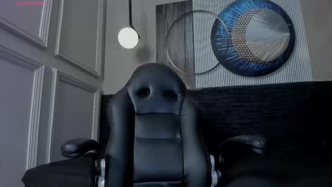 independent model online show from 02.10.25