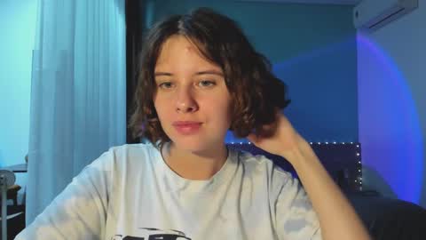 Evie online show from 01.04.25