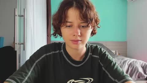 Evie online show from 02.05.25