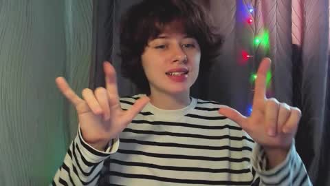 Evie online show from 09.27.25