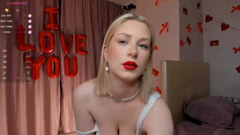 Lynna online show from 02.18.25