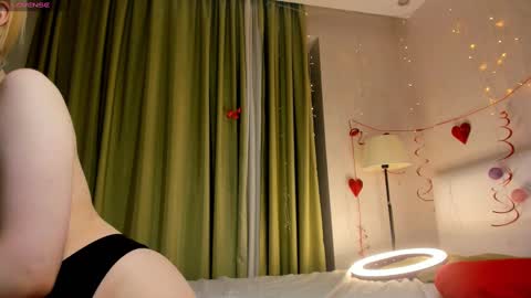 Lynna online show from 02.23.25