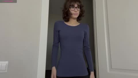 Snapshot of odettehatt chatting on 03.27.26 Thea online show from 03.27.26