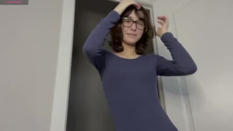 Snapshot of odettehatt chatting on 04.10.26 Thea online show from 04.10.26