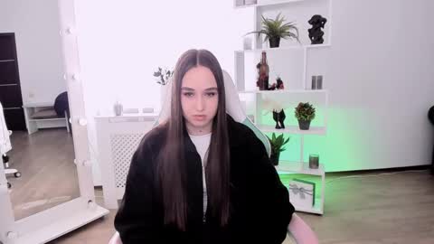 Nikki online show from 04.16.26