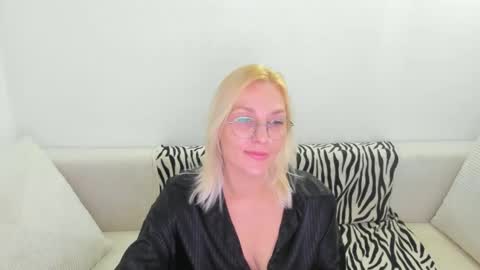 oeigesmik online show from 04.25.26