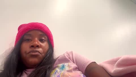 Snapshot of officialcoco_fantasy chatting on 09.18.25 CocoFantasy online show from 09.18.25