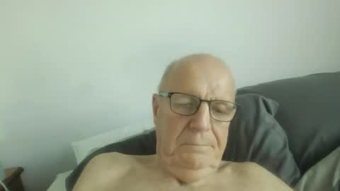 Snapshot of oggi95 chatting on 09.13.25 oggi95 online show from 09.13.25