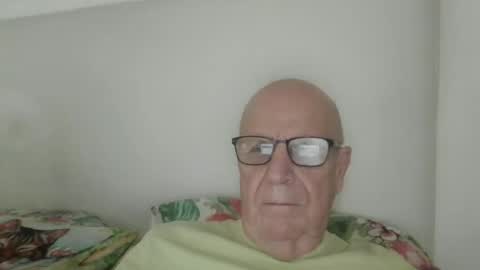 Snapshot of oggi95 chatting on 10.06.25 oggi95 online show from 10.06.25