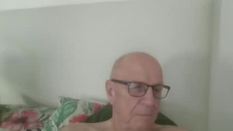 Snapshot of oggi95 chatting on 10.08.25 oggi95 online show from 10.08.25