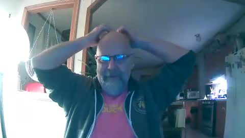 Maximus No Mo online show from 12.23.25