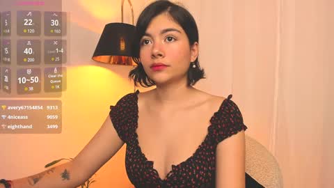 Snapshot of oh__holly chatting on 12.08.24 Holly online show from 12.08.24