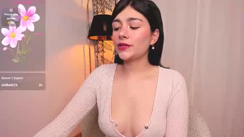 Snapshot of oh__holly chatting on 10.18.25 Holly online show from 10.18.25