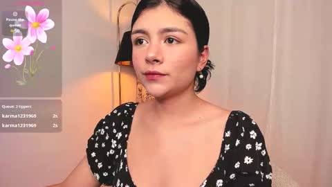 Snapshot of oh__holly chatting on 11.28.25 Holly online show from 11.28.25