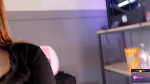 Snapshot of ohmysweetkitty chatting on 02.12.25 Lyz online show from 02.12.25