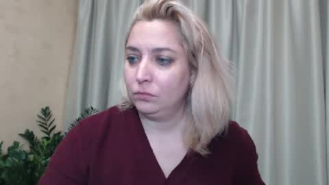 Snapshot of ohsweetiren chatting on 12.07.24 Iren online show from 12.07.24