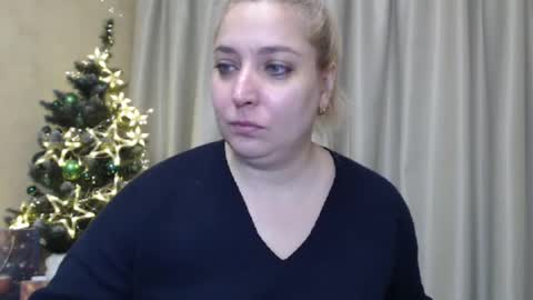 Snapshot of ohsweetiren chatting on 12.20.24 Iren online show from 12.20.24