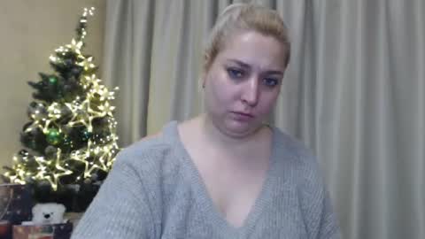 Snapshot of ohsweetiren chatting on 12.21.24 Iren online show from 12.21.24