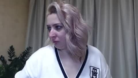 Snapshot of ohsweetiren chatting on 01.26.25 Iren online show from 01.26.25