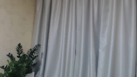 Snapshot of ohsweetiren chatting on 02.13.25 Iren online show from 02.13.25