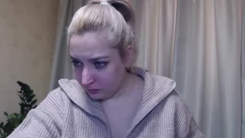 Snapshot of ohsweetiren chatting on 02.19.25 Iren online show from 02.19.25