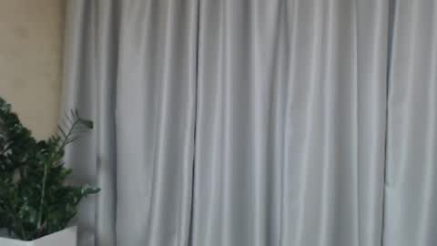 Snapshot of ohsweetiren chatting on 10.11.25 Iren online show from 10.11.25