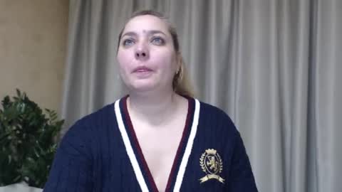 Snapshot of ohsweetiren chatting on 02.15.26 Iren online show from 02.15.26