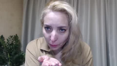 Mari online show from 04.12.26