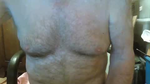 Snapshot of oily27 chatting on 05.30.26 William online show from 05.30.26