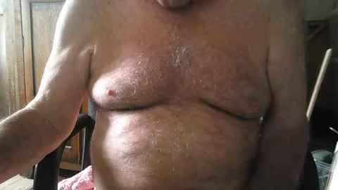 Snapshot of oily27 chatting on 07.26.26 William online show from 07.26.26