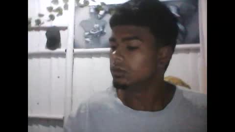 ojos_claross online show from 04.15.26