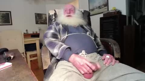 Snapshot of oldfucker9 chatting on 11.22.25 oldfucker9 online show from 11.22.25