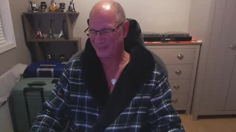 Snapshot of oldveteranuk chatting on 09.19.25 oldveteranuk online show from 09.19.25