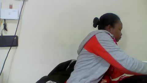 Snapshot of olgaaldy chatting on 06.27.26 olgaaldy online show from 06.27.26