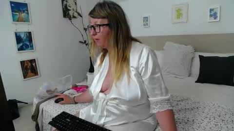 Olga Pavlova online show from 06.06.26