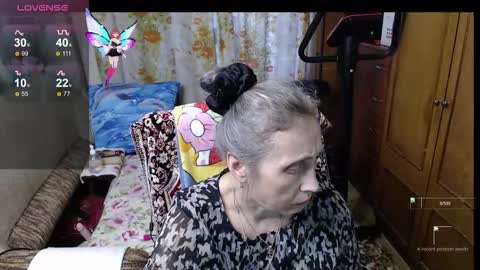 Snapshot of olguscha chatting on 09.10.25 Olguscha online show from 09.10.25