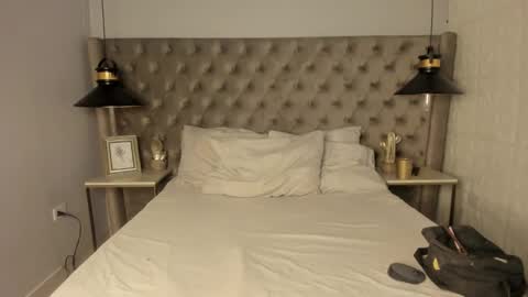 Snapshot of oliiverr22 chatting on 11.02.25 oliiverr22 online show from 11.02.25